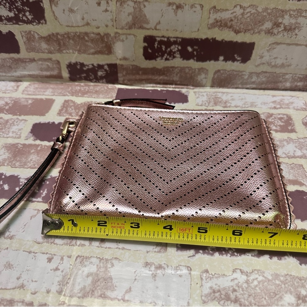 Victorias Secret Stylish Rose Gold Wristlet Clutch - Picture 5 of 9